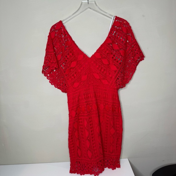 Lulu’s First Kiss Red Lace Sheath Dress Embroidered V Cut Chic size medium - Picture 3 of 12